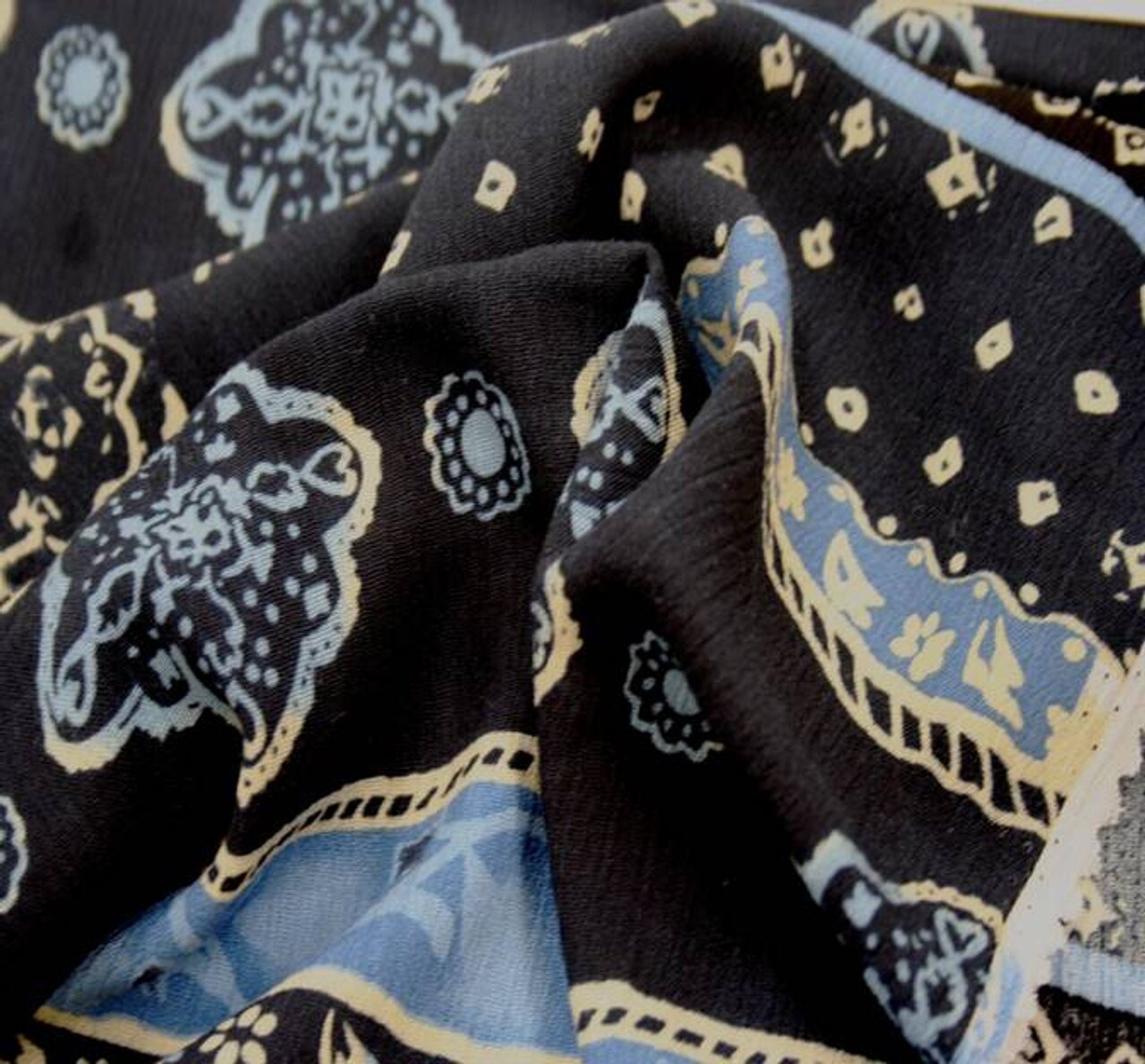 1 Yard Navy & Ivory Rayon Crinkle Fabric for Dresses Skirts Tops Crafts 52/54" Width